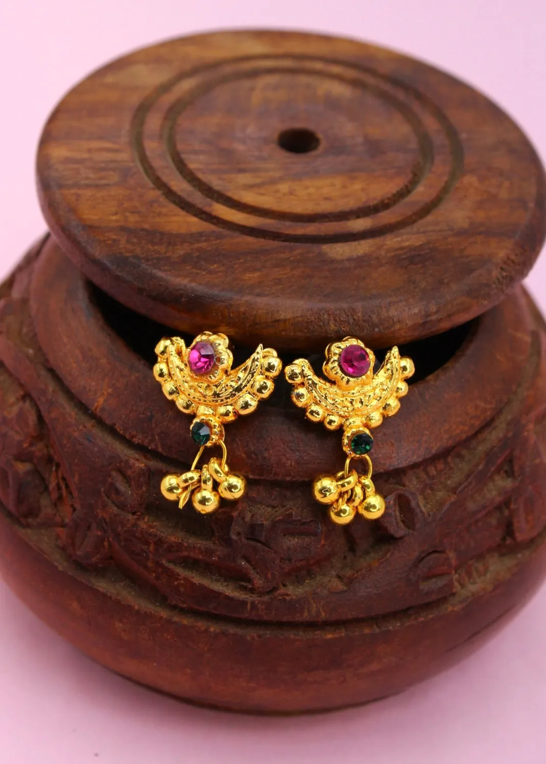 CHANDRAKOR STUDS