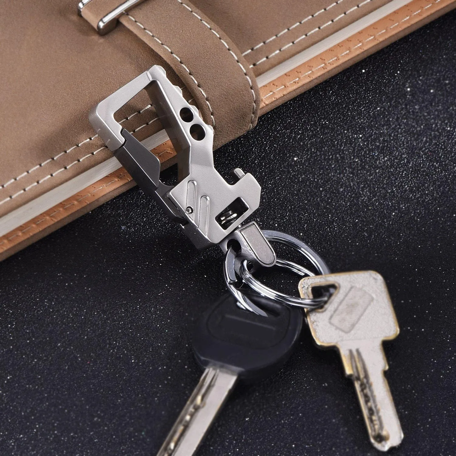 MTLEE 2 Pack Car Key Chain Bottle Opener Keychain for Men and Women (Multicolor)