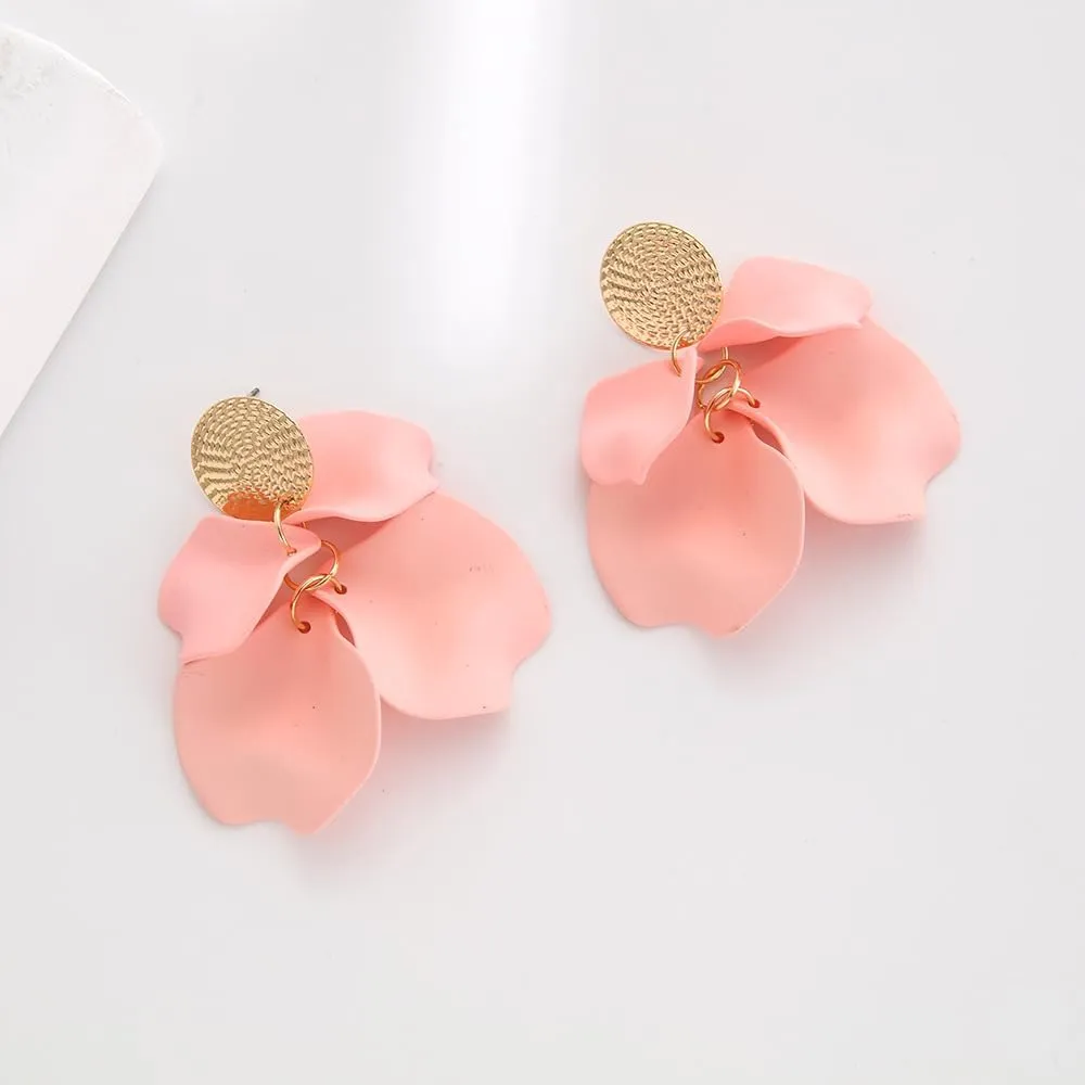 Rose Petal Dangle Earrings for Women Boho Petal Tassel Flower Earrings Statement Resin Floral Tassel Drop Earrings for Women Lady Valentine's Day Gift Jewelry